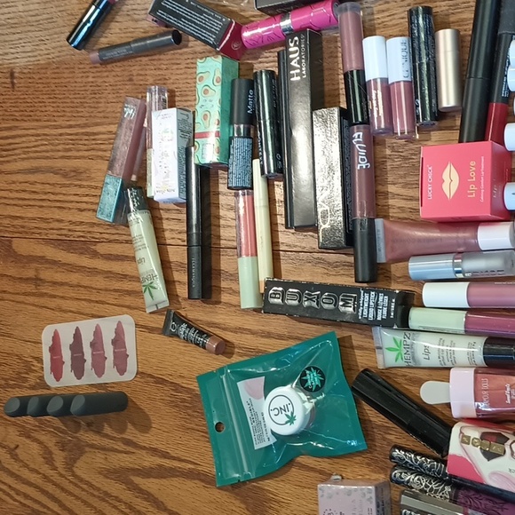 ALL LIPPIES AVAILABLE FOR MY COMING LIVE SHOW!!! THIS WILL BE MY FIRST SHOW!!; - Picture 6 of 10